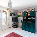 Pavillon Avec 2 Terrasses Et Parking Privé à Saint Pierre La - Fr-1-409-268 Villa