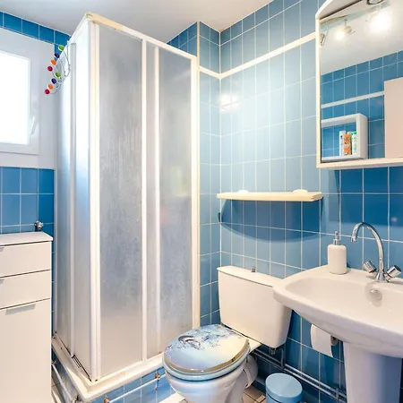 Pavillon Avec 2 Terrasses Et Parking Privé à Saint Pierre La - Fr-1-409-268 Villa *