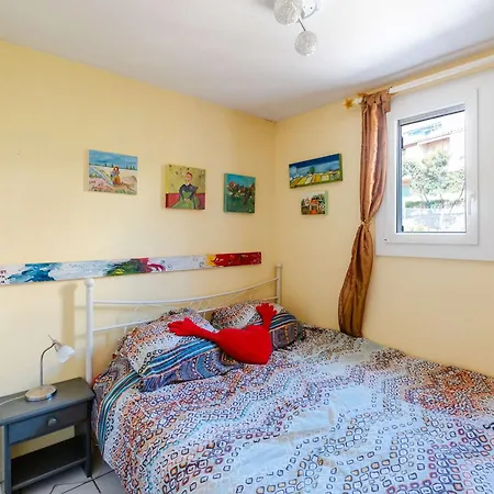 Villa Pavillon Avec 2 Terrasses Et Parking Prive A Saint Pierre La - Fr-1-409-268 *