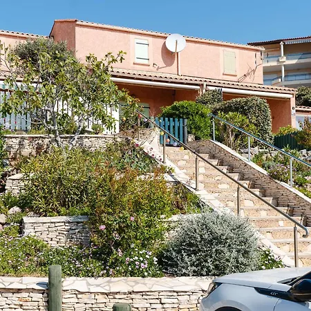 Pavillon Avec 2 Terrasses Et Parking Prive A Saint Pierre La - Fr-1-409-268 Vila *