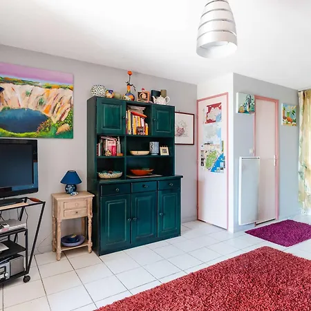 Villa Pavillon Avec 2 Terrasses Et Parking Prive A Saint Pierre La - Fr-1-409-268