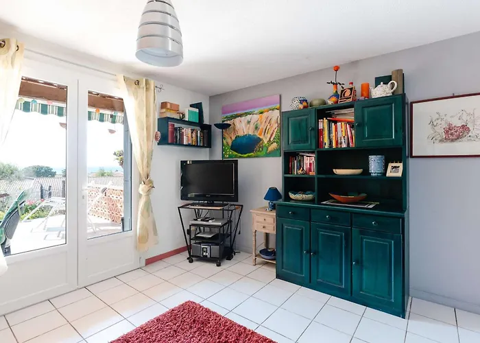 Pavillon Avec 2 Terrasses Et Parking Privé à Saint Pierre La - Fr-1-409-268 Villa