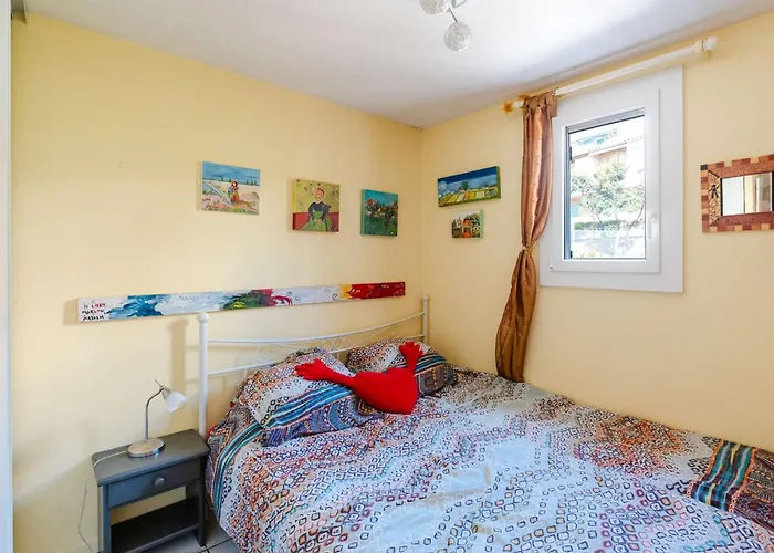 Villa Pavillon Avec 2 Terrasses Et Parking Privé à Saint Pierre La - Fr-1-409-268 *