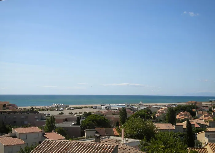 Villa Pavillon Avec 2 Terrasses Et Parking Privé à Saint Pierre La - Fr-1-409-268
