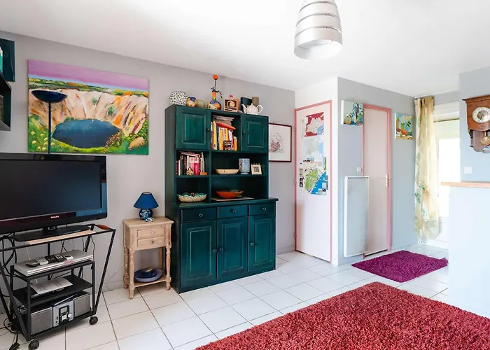 Villa Pavillon Avec 2 Terrasses Et Parking Privé à Saint Pierre La - Fr-1-409-268